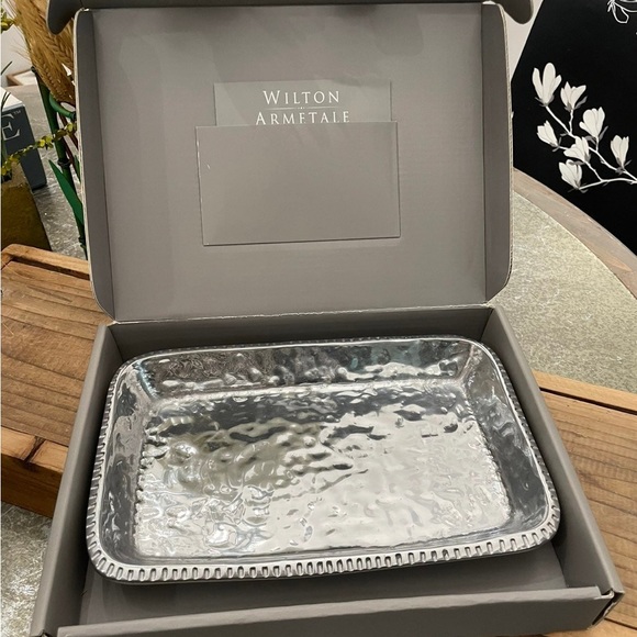 WILTON ARMETALE SILVER RECTANGLE TRAY - Picture 1 of 7